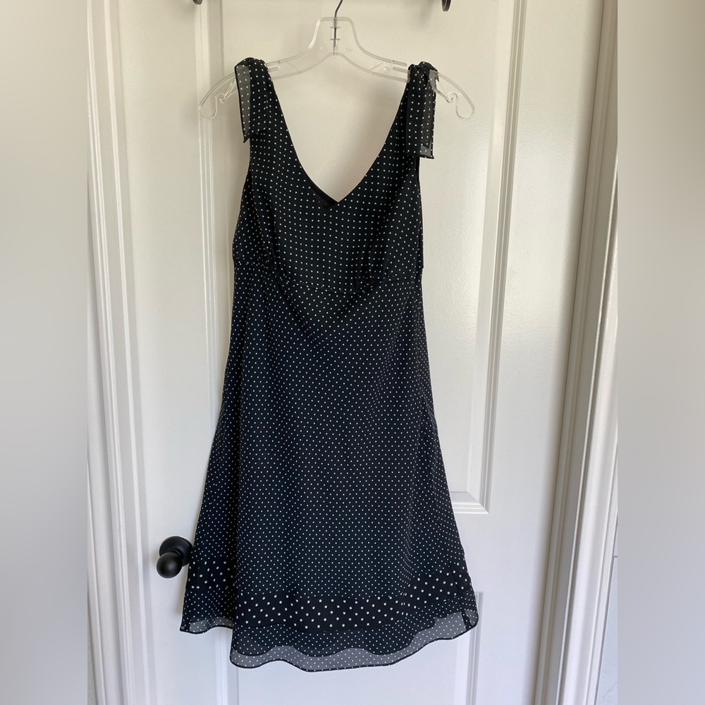 LOFT Black and White Sleeveless V-Neck Dress